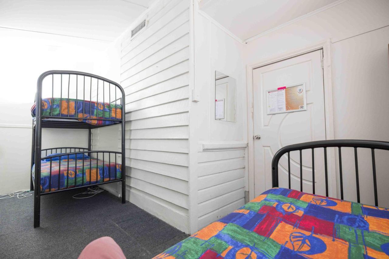 Хостел Dolphin Retreat Bunbury Yha Экстерьер фото